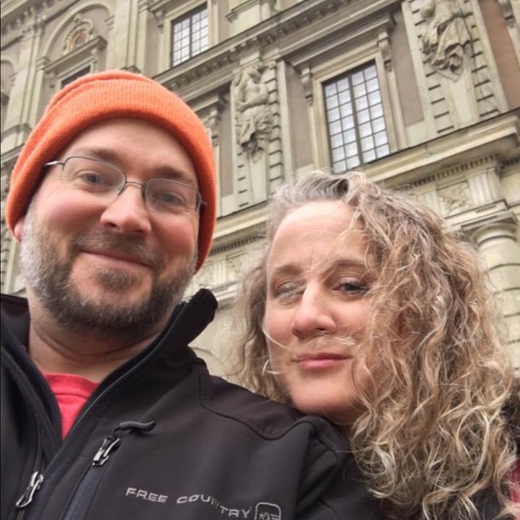 Meet your Posher - Picture 2 of 15